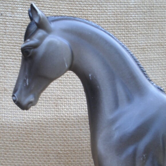 Vintage Gray Plastic Horse Figurine - Picture 14 of 16